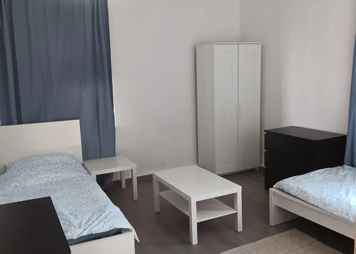 Crew Quartier Serviced 3 Schlafzimmer Mit Küche, Bad Waschmaschine, Flat Tv, Wifi, Usw In Leuna * Merseburgo