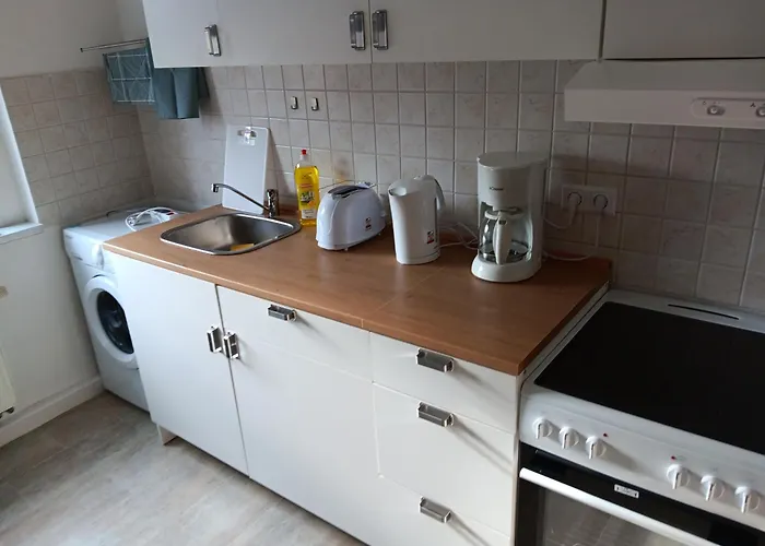 Apartamento Crew Quartier Serviced 3 Schlafzimmer Mit Küche, Bad Waschmaschine, Flat Tv, Wifi, Usw In Leuna Merseburgo