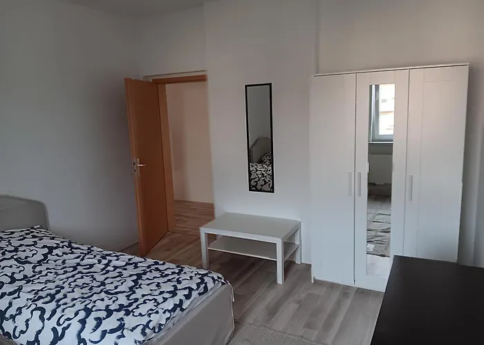 Crew Quartier Serviced 3 Schlafzimmer Mit Küche, Bad Waschmaschine, Flat Tv, Wifi, Usw In Leuna * Merseburgo